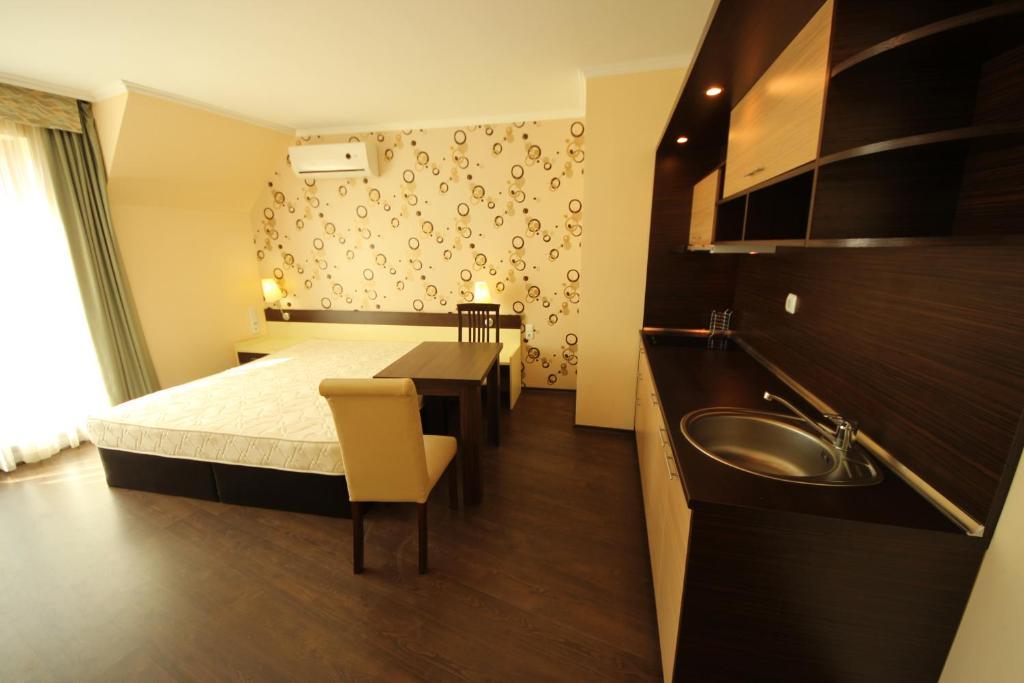 Menada Apartments In Grand Hotel Sveti Vlas Rom bilde